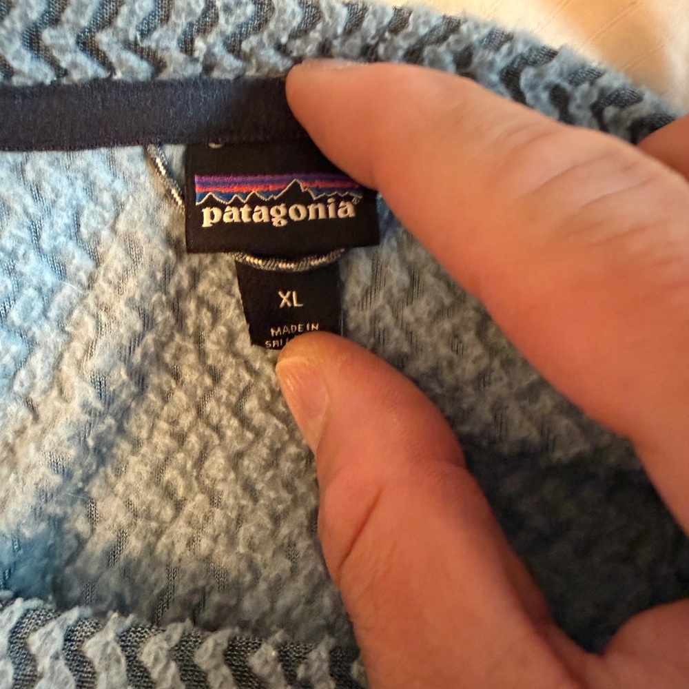 Patagonia R1 Air Crew. Gentley used. Perfect condition. Sage blue. - Picture 3 of 3